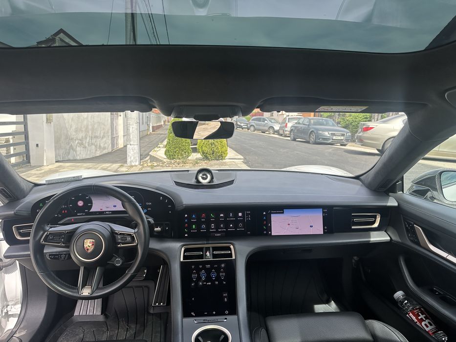 Taycan Turbo S , tva inclus