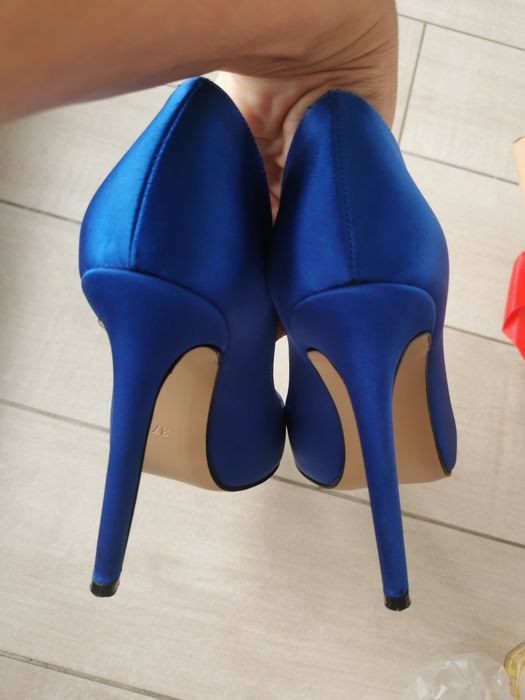 Pantofi satin măsura 37 ca noi
