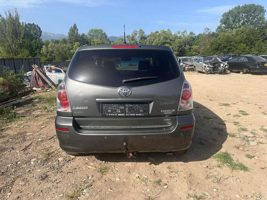 На Части Toyota Corolla Verso 2.2 D-4d 136к.с 2006г