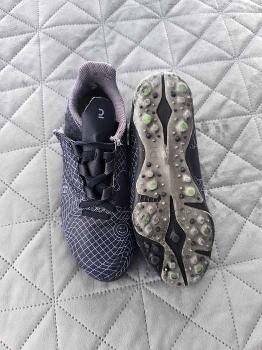 Vând 2 perechi  ghete fotbal copii ,Kipsta