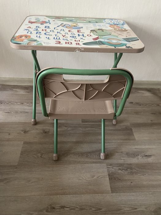 Детский стол со стульчиком