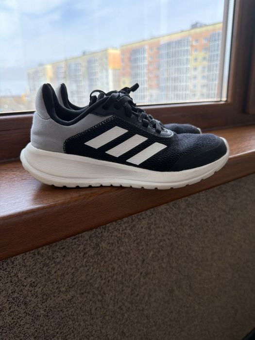 Продам детские кроссовки