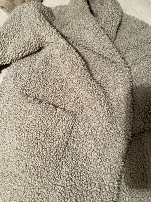 Продам шубу бежевую