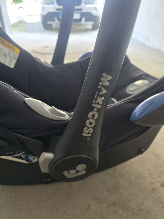 Намалена цена! Столче и база за кола Maxi Cosi Cabriofix