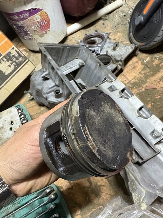 Поршня BMW M50B25 без ванос