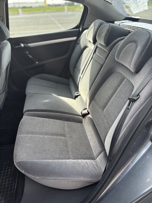 Vând Peugeot Sedan 407