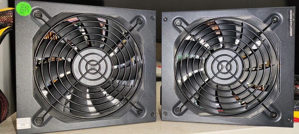 Продам 2 блока питания для компьютера 1860w