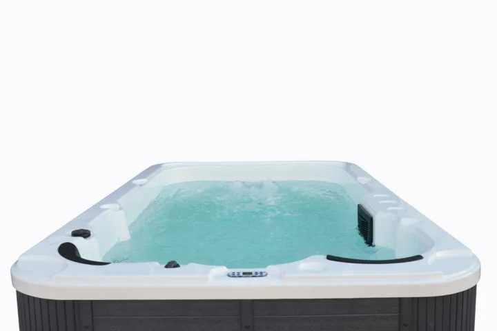 Piscină spa cu hidromasaj și aeromasaj