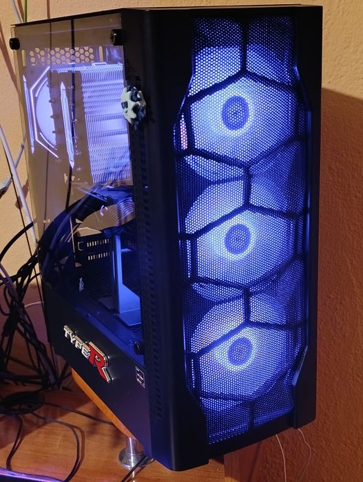 PC Gaming Ryzen 7 5700x3D , RX6700xt , 32GB RAM