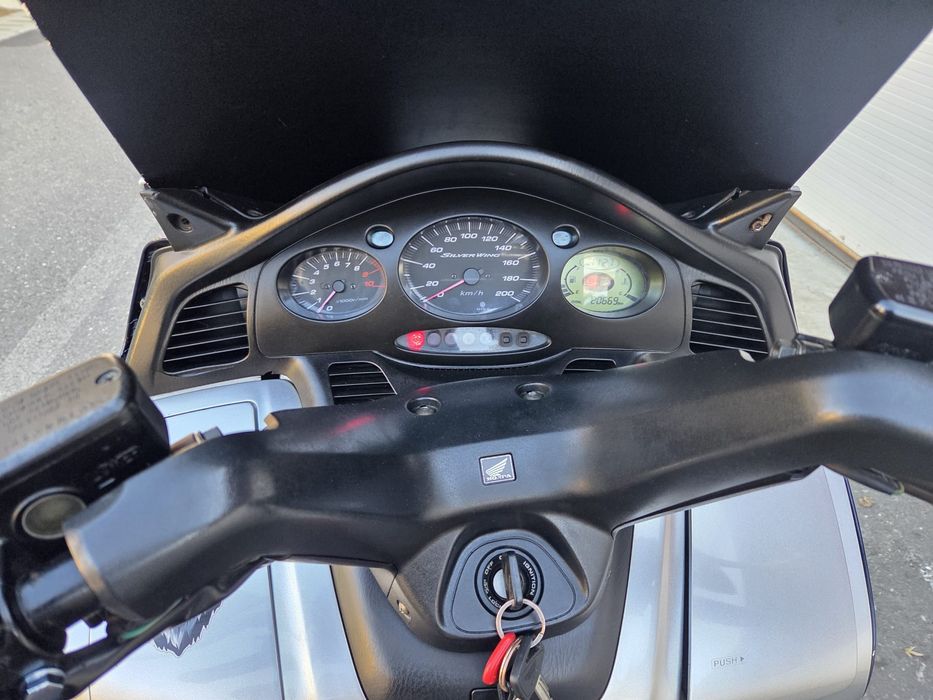 Honda Silver Wing 600cm, ABS, injectie, 20000km, + benelii de 150