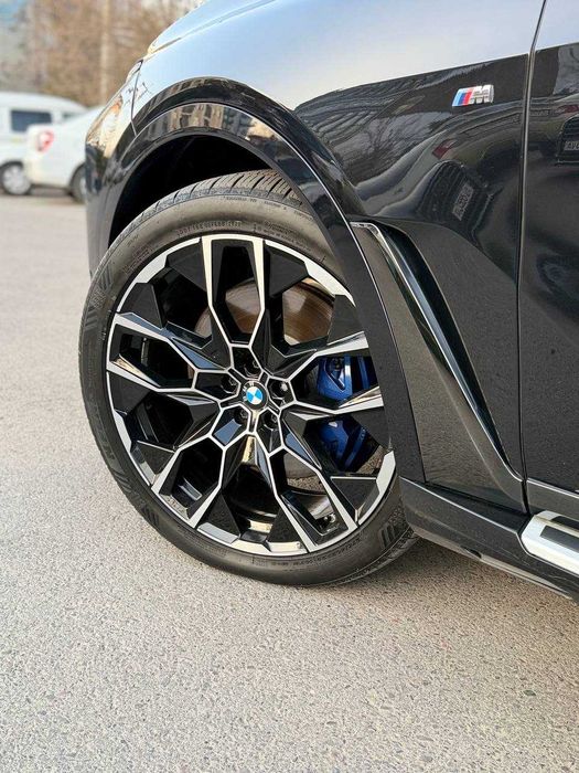 Sotuvda BMW X7 xDrive 40i