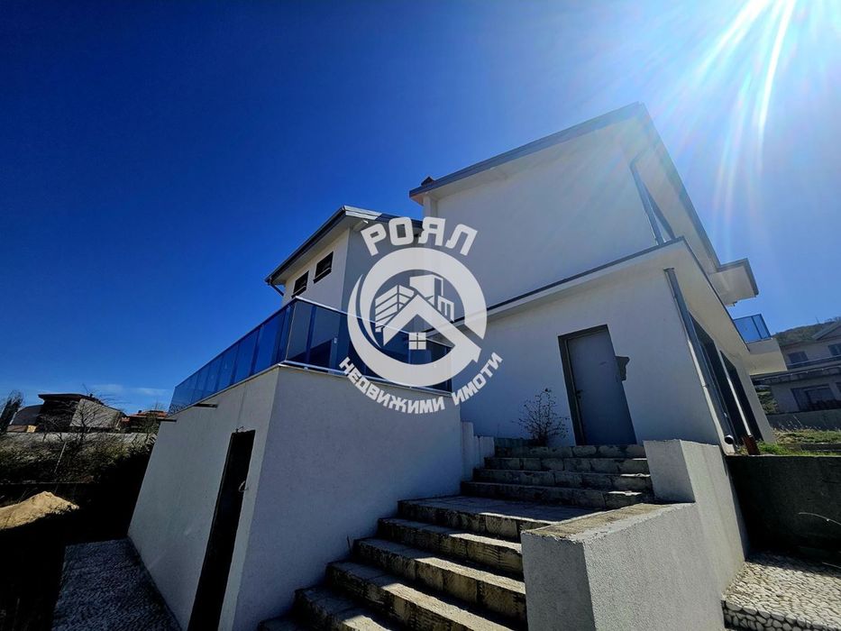 Продава се Къща в с. Белащица, Област Пловдив - 304 кв.м за 1303 €/кв.м - Снимка #1