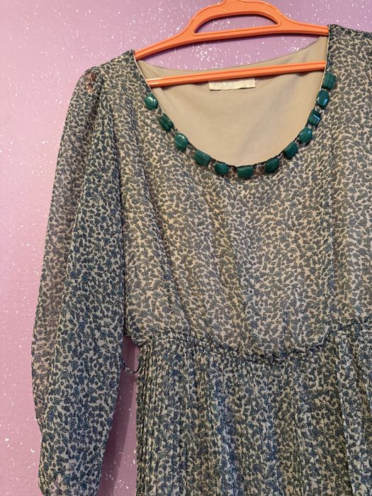 Платья нарядные и повседневные