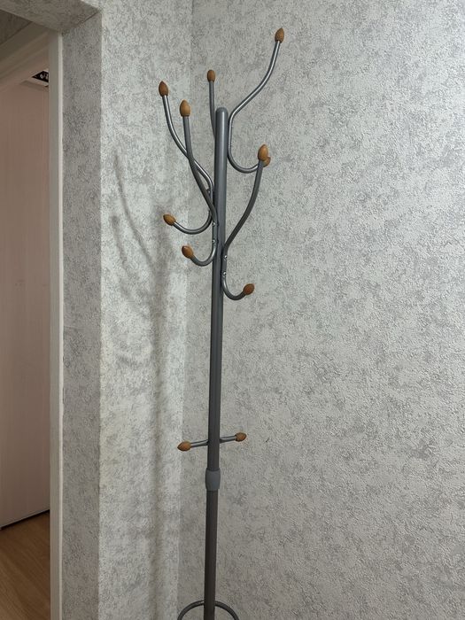 Напольная вешалка