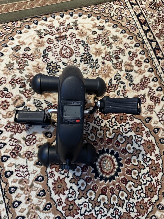 Продаю тренажерный велосипед