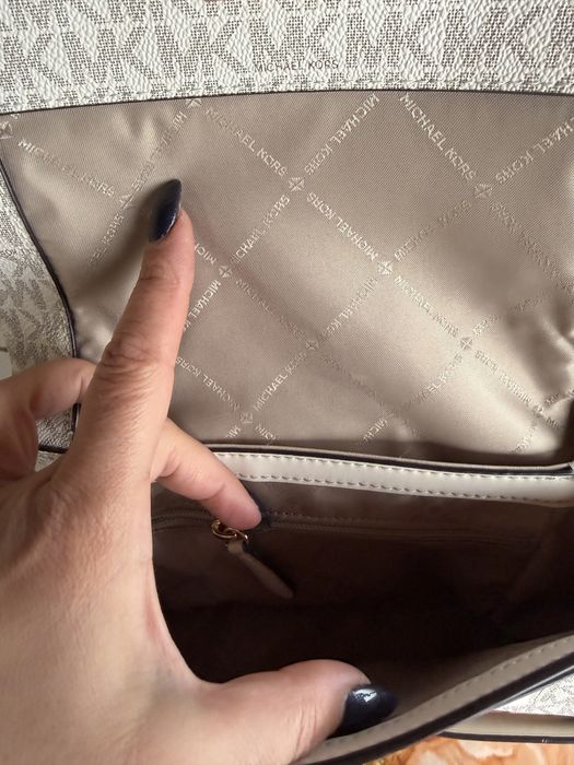 Чанта Michael Kors чисто нова