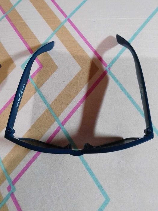 Дамски слънчеви очила + още едни подарък