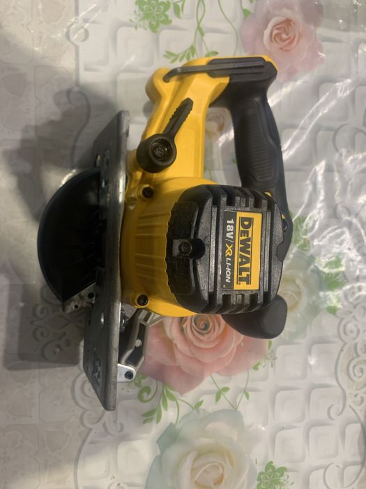 DeWALT DCS373/Акумулаторен ръчен циркуляр за метал