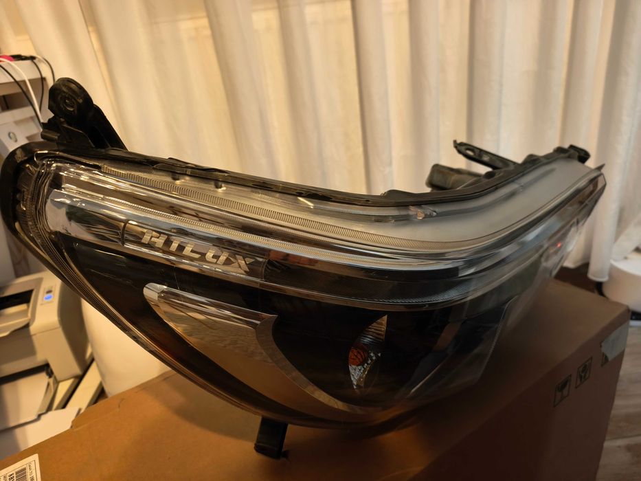 Far dreapta Toyota Hillux Xenon Led 2015 - 2020