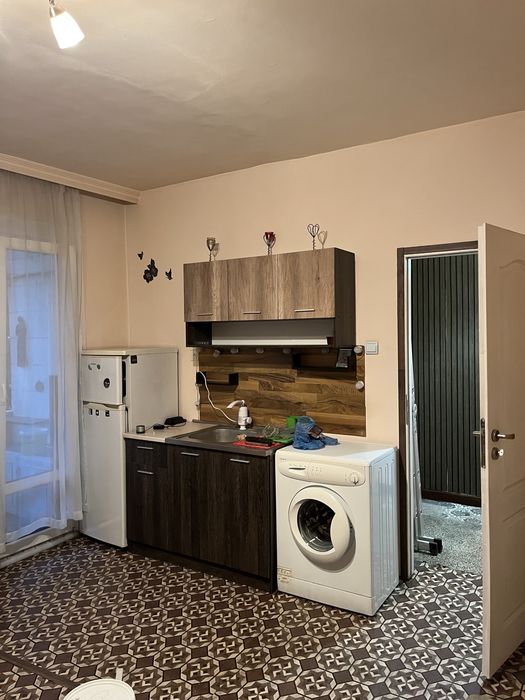 Дава се под наем Двустаен апартамент в Пловдив, Гагарин - 62 кв.м за 255 € - Снимка #1