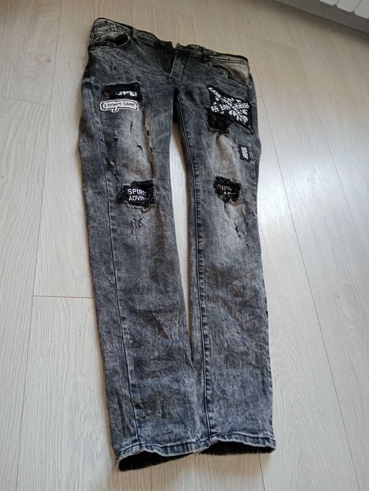 Vând papuci nike și pantaloni