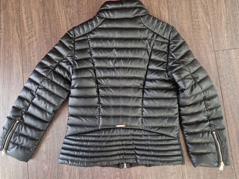 Кожено детско яке Guess