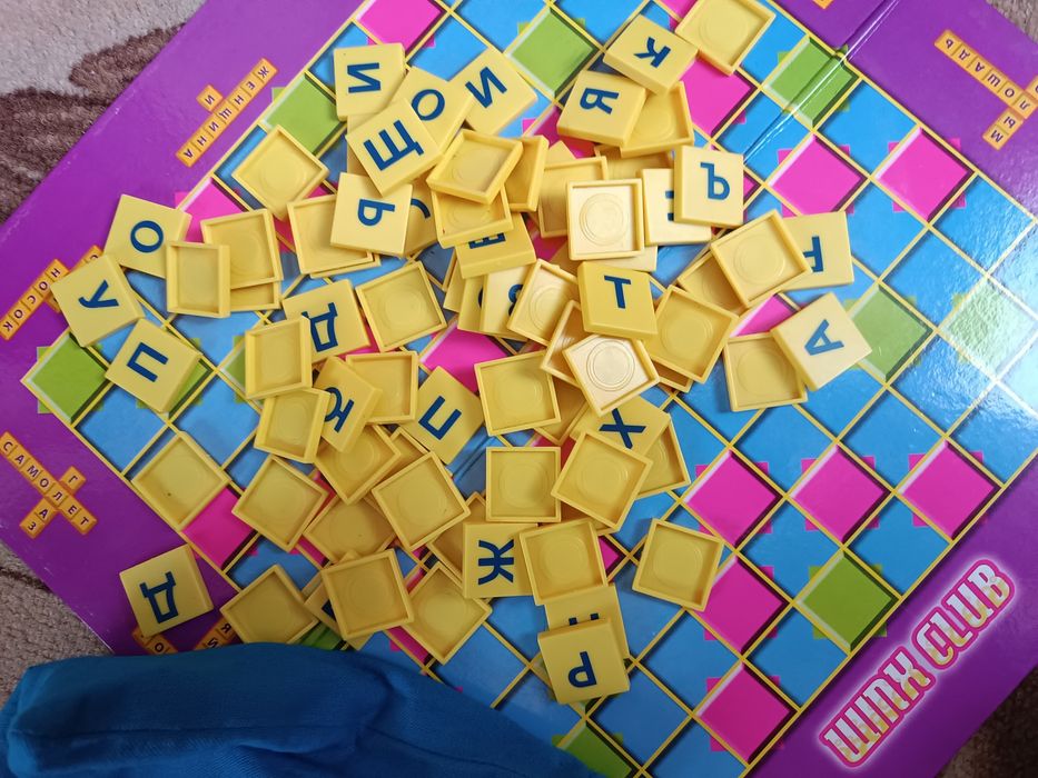 Продам настольную игру в слова