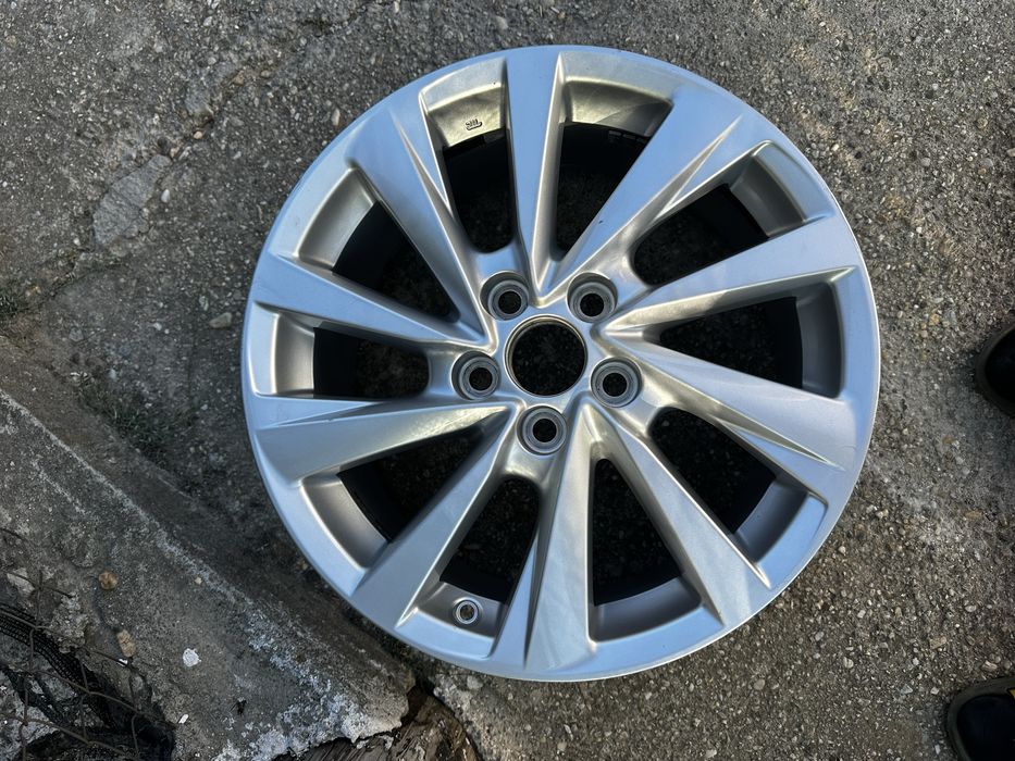 Jantă r 17.toyota camry.