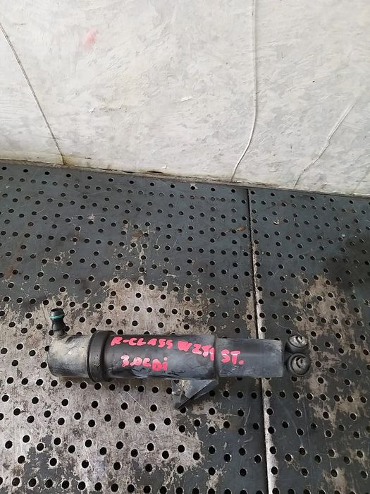 Spalator far stanga mercedes r class w251 2518600547 8wt00868701