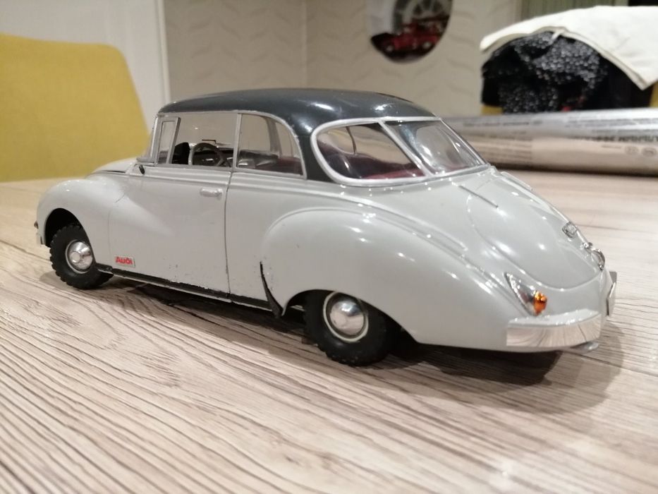 Колекционерска количка 1:18