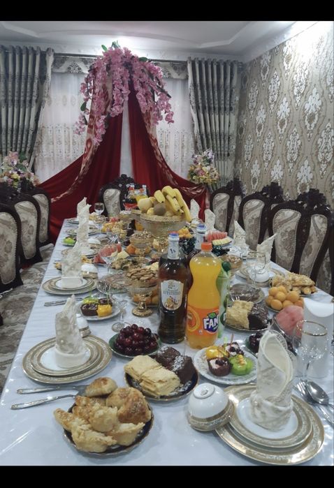 Стол и стулья для гостиной 12 / Stol va stullar mehmonxona uchun 12ta