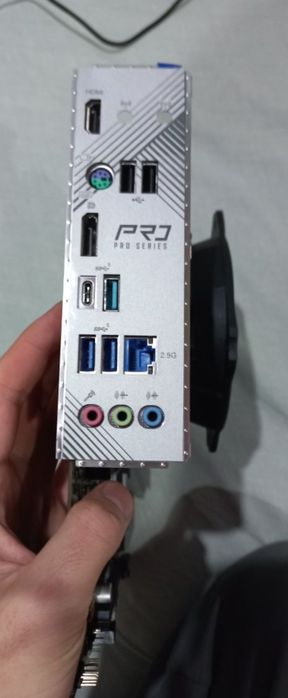 Игровая  asrock b760m rs/d4