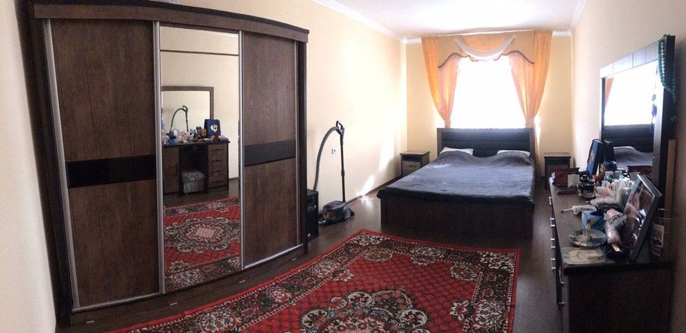 Санат саройи олдида Янги курилган Дом