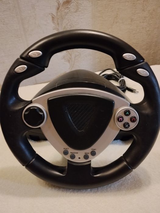 Игровой руль и педали