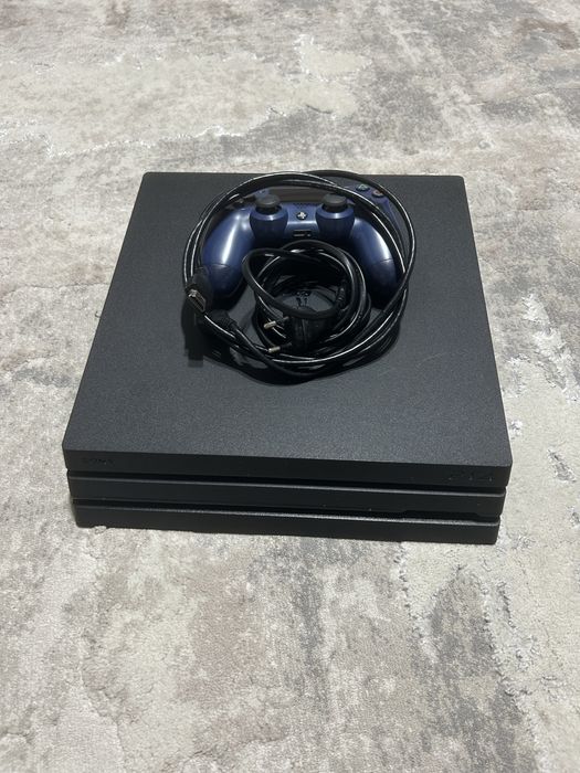Play Station 4Pro 1Tb