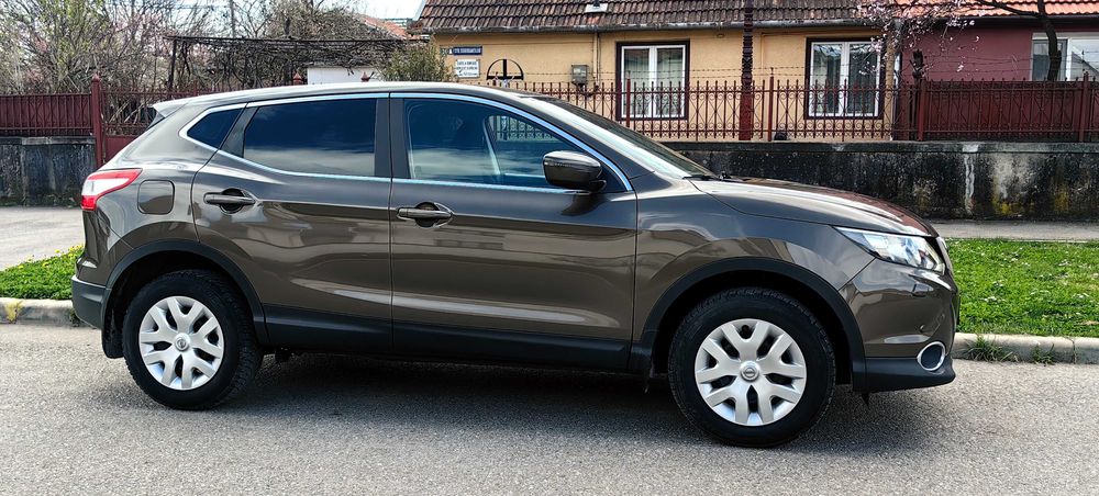 Nissan Qashqai AUTOMAT / Navi / Senzori / Lane assist / Camera