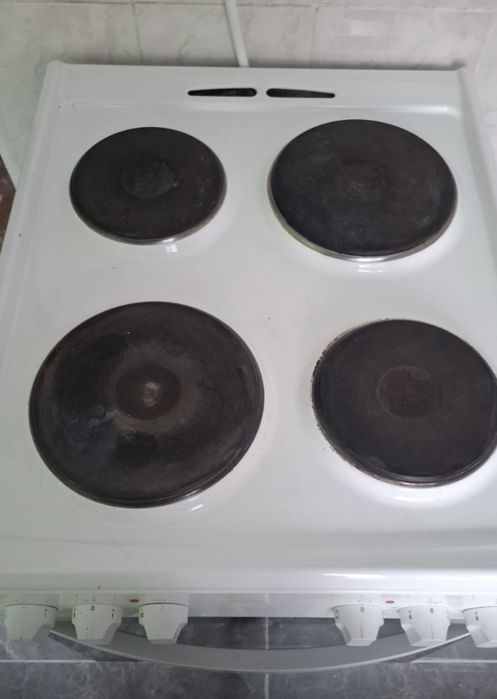 Продам электирческую плиту