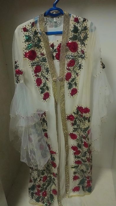 1 .2 kiyilgan yangi sifati zur hammasi 1 million  diademalari bn kompl