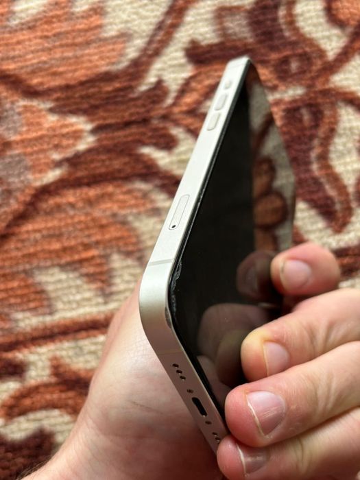 Apple iphone 13.