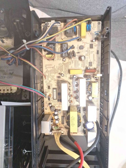 UPS Eaton NV 1400H - за ремонт - подмяна батерии или за части