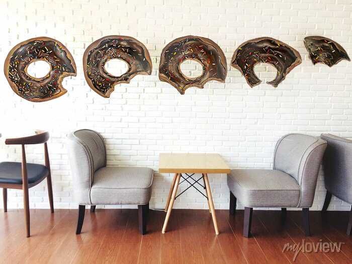 Serie de plăci pictate în formă de gogoși