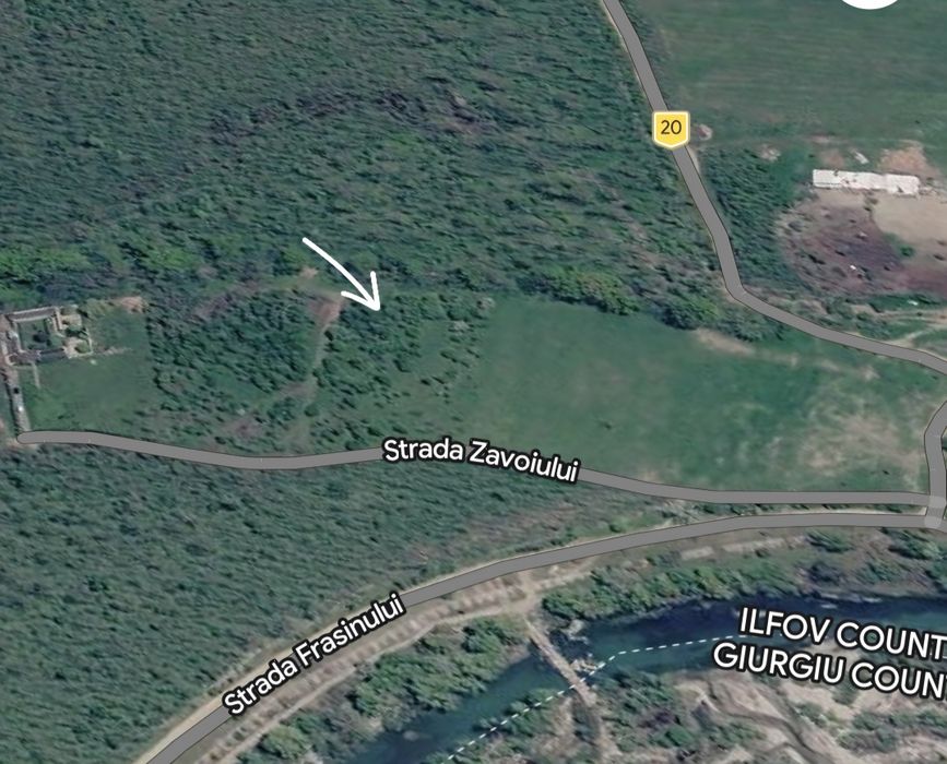 5000 mp Parc Dumitrana langa padure