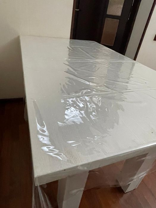 Кухонный стол,хорошое качество