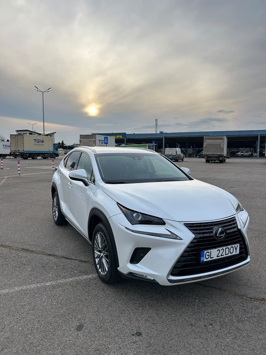 Lexus NX 300H   71.300 km