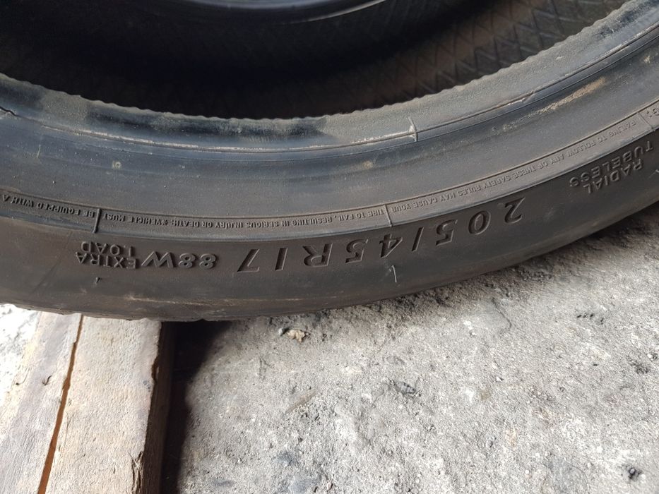 Летни гуми-17цола-205/45-1бр.-70лв."DUNLOP "