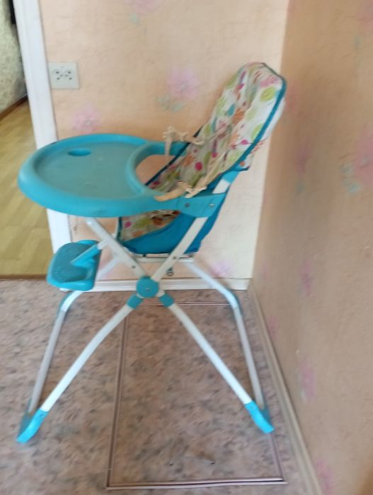 Продам детский стульчик столик