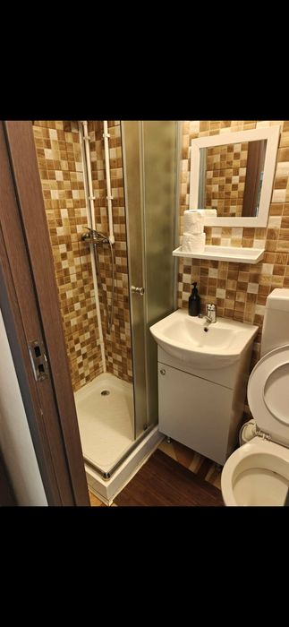 Pf inchiriez camera camin 12 mp bularga wc dus în casa