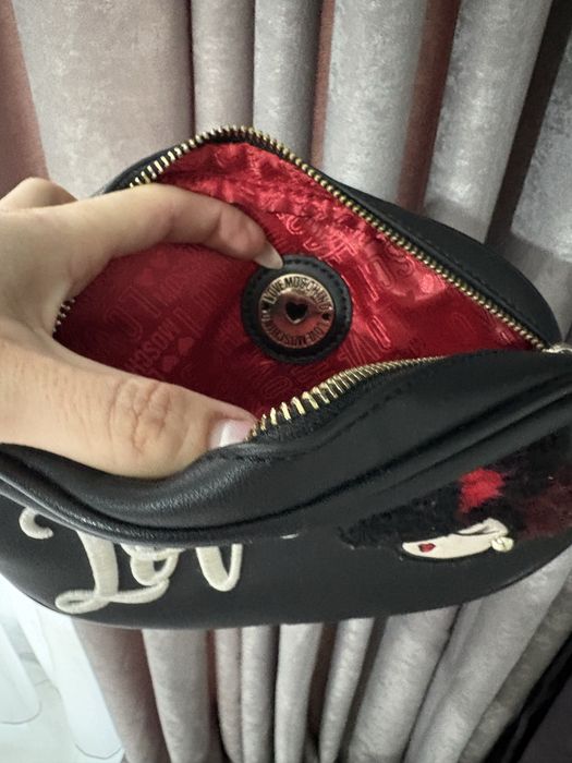 Оригинална чанта Love moschino