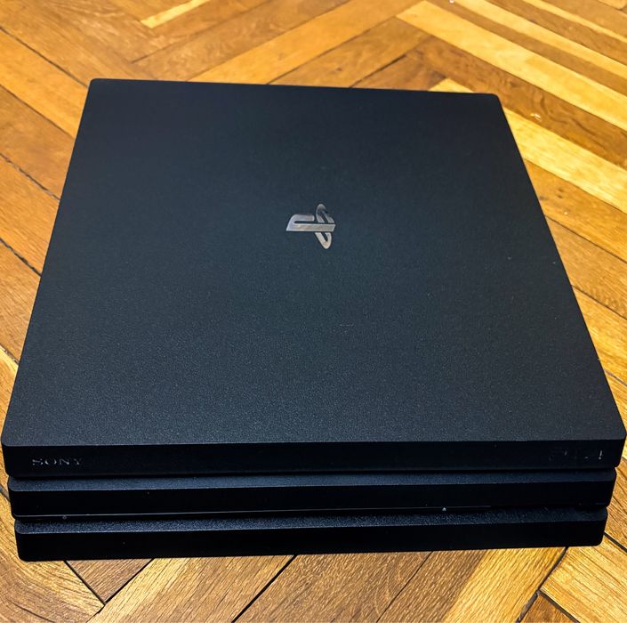 PS4 pro+два джойстика+5игри