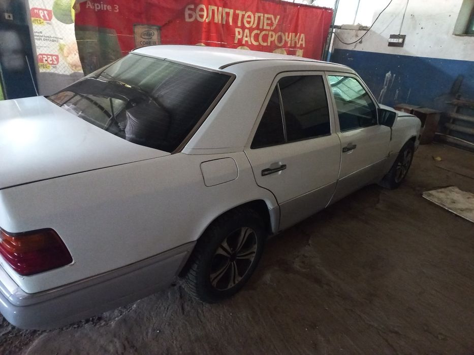 мерседес 200 дв.111